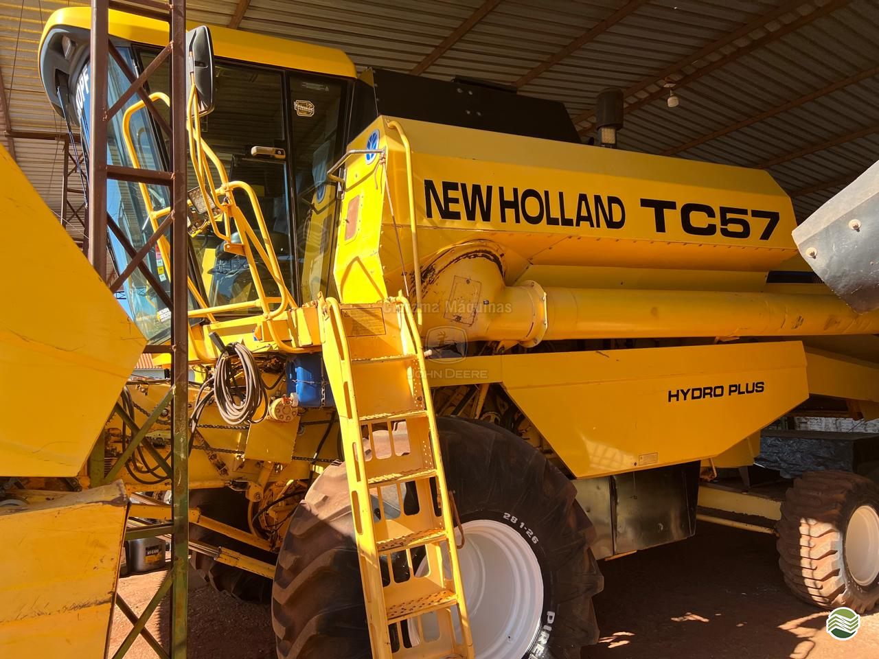 COLHEITADEIRA NEW HOLLAND TC 57 Ciarama Máquinas - John Deere - Matriz PONTA PORA MATO GROSSO DO SUL MS